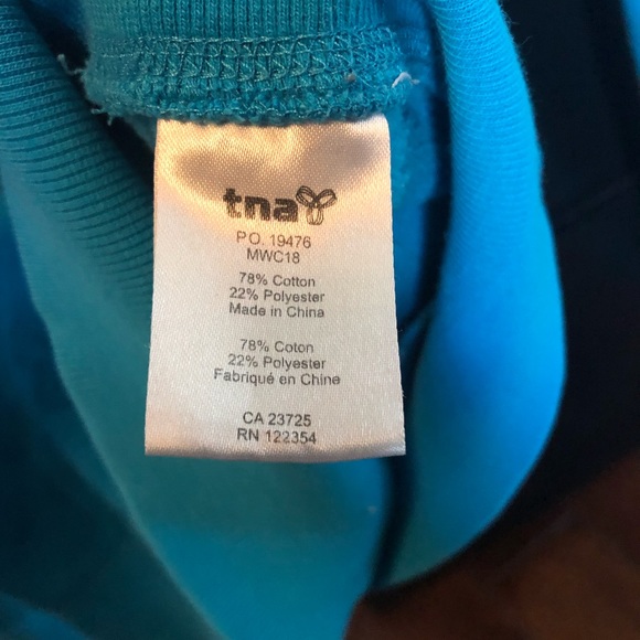 Aritzia TNA hooded zip-up sweater - Picture 12 of 12